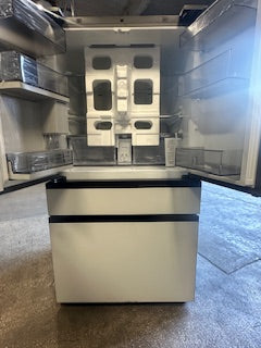 Samsung - Bespoke 29 cu. ft. 4-Door French Door Refrigerator with AI Family Hub+ - WHITE GLASS